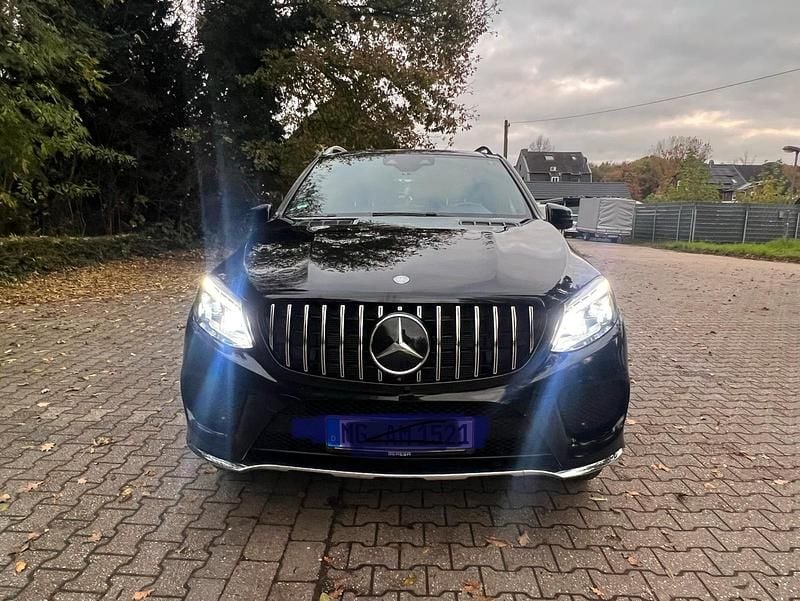 Gebraucht Mercedes GLE400 AMG line 333 PS (244 kW) 2015 Schwarz SUV