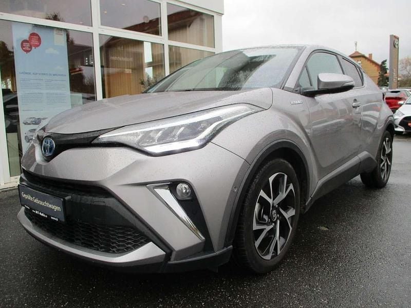 Metalstreamgrau metallic Gebraucht 2020 Toyota C-HR Team SUV | 18.590 € (Guter Preis) - Bild 1/4