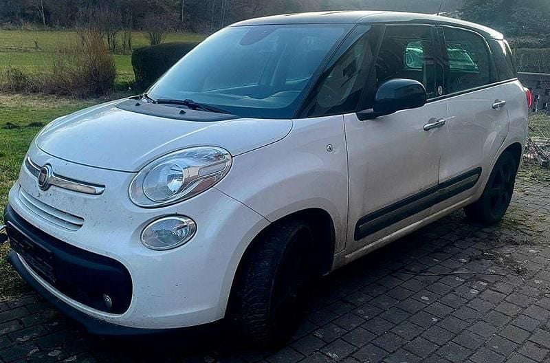 Gebraucht Fiat 500L Lounge 95 PS (69 kW) 2016 Weiß Van / Kleinbus