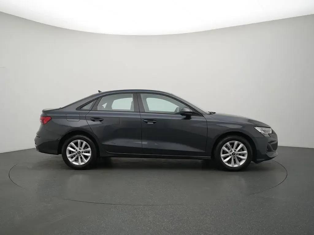 Gebraucht Audi A3 Sport 150 PS (110 kW) 2024 Grau Limousine
