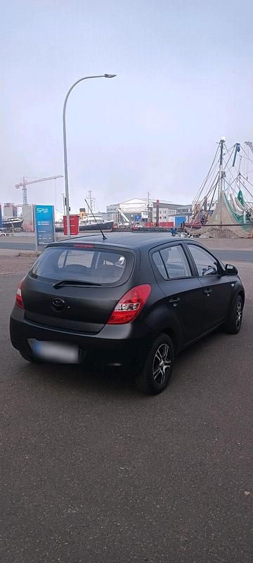 Gebraucht Hyundai i20 76 PS (55 kW) 2009 Grau Kleinwagen