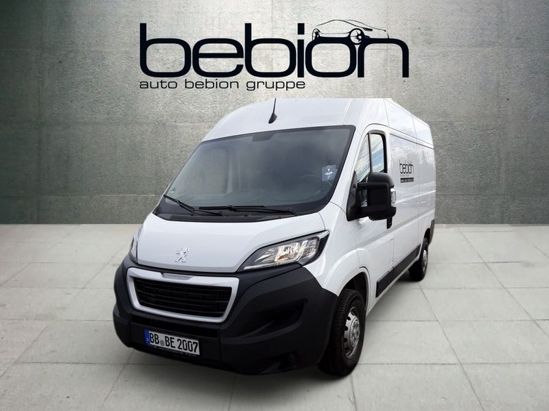 Weiß Gebraucht 2023 Peugeot Boxer Van | 26.480 € (Etwas zu teuer) - Bild 1/4