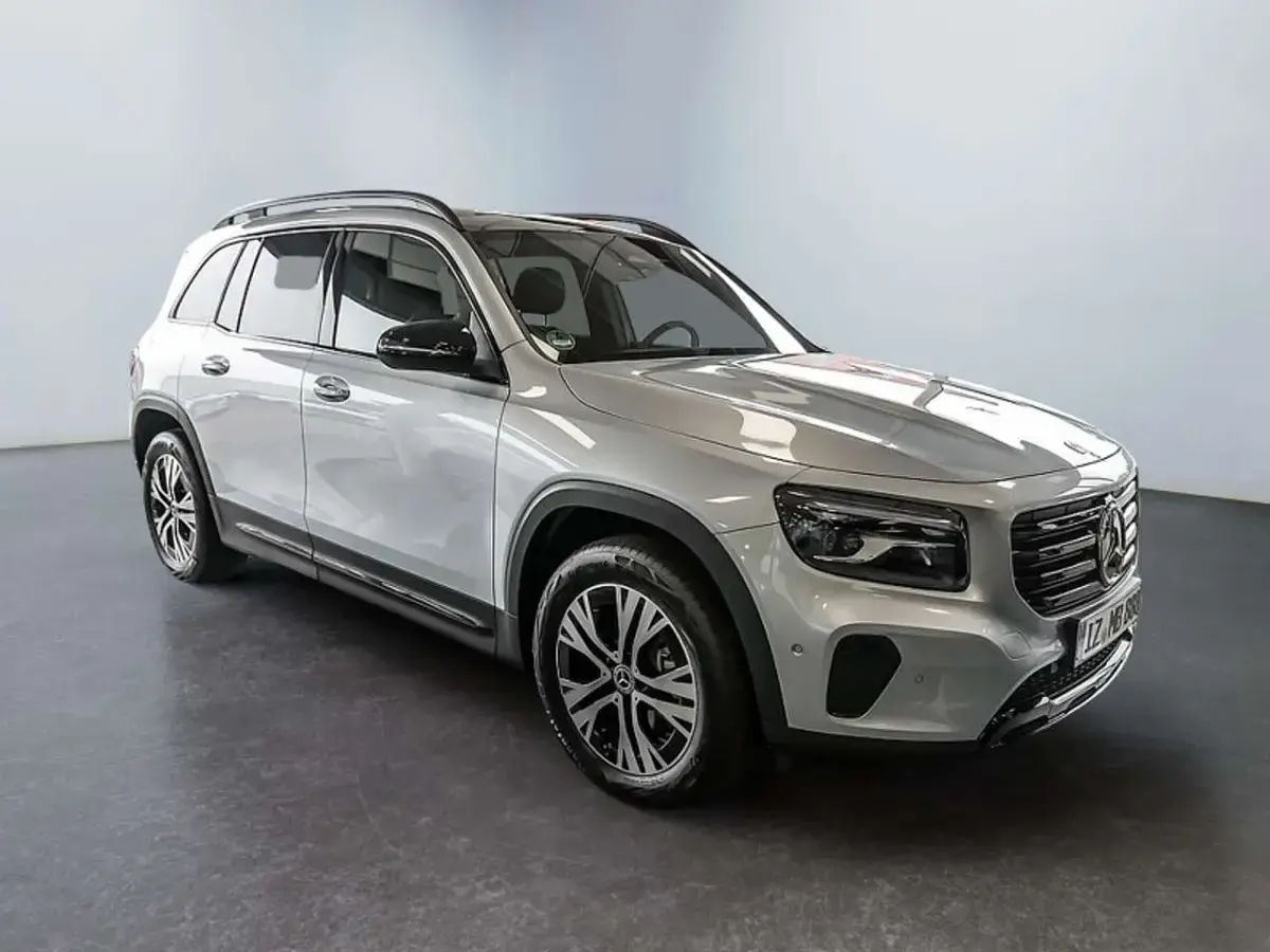 Gebraucht Mercedes GLB200 Progressive 150 PS (110 kW) 2025 Metalliclack hightechsilber SUV