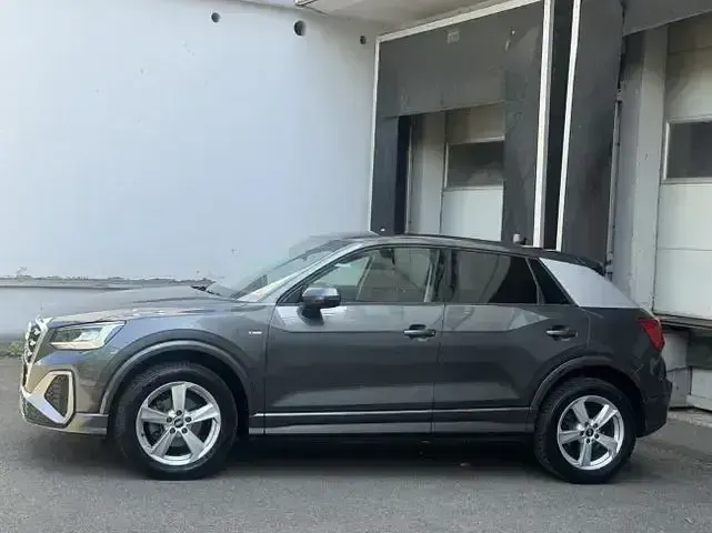 Gebraucht Audi Q2 S-Line 150 PS (110 kW) 2021 Grau SUV
