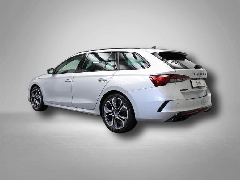 Gebraucht Skoda Octavia RS 200 PS (147 kW) 2023 Brillantsilber metallic Kombi