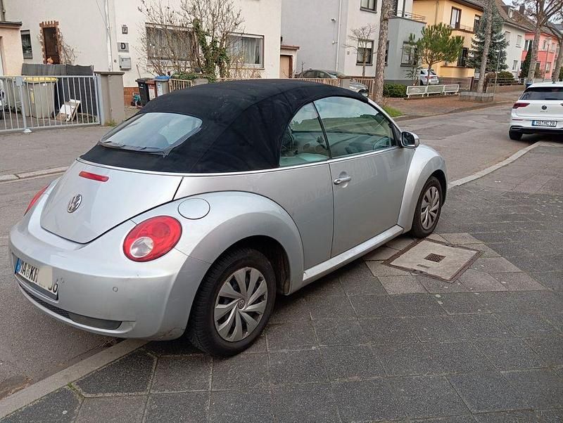 Gebraucht VW New Beetle 105 PS (77 kW) 2007 Silber Kleinwagen