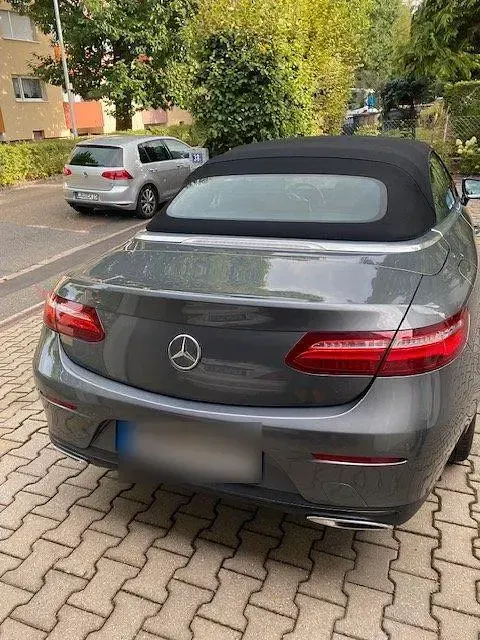Gebraucht Mercedes E220 Avantgarde 194 PS (142 kW) 2020 Grau Cabrio