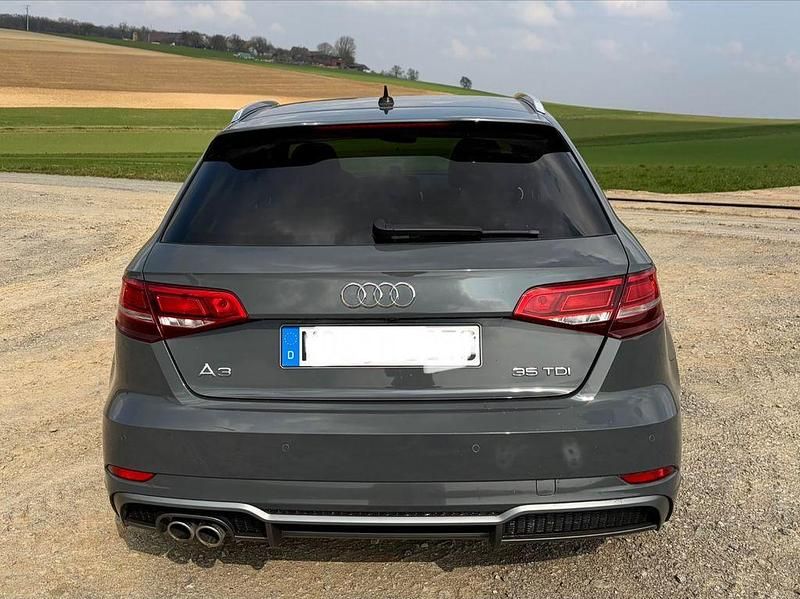Gebraucht Audi A3 Design 150 PS (110 kW) 2019 Grau Limousine
