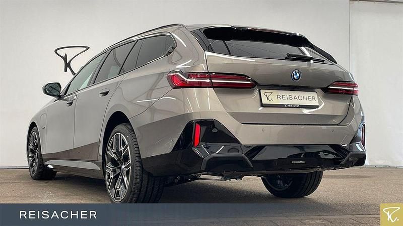 Neu BMW 530e Performance 190 PS (139 kW) 2026 Grau Kombi