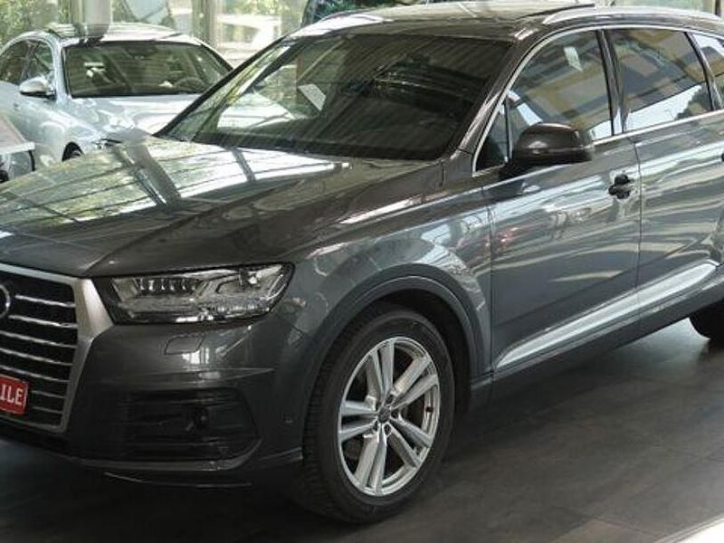 Grau Gebraucht 2016 Audi Q7 Sport SUV | 25.491 € (Fairer Preis) - Bild 1/4