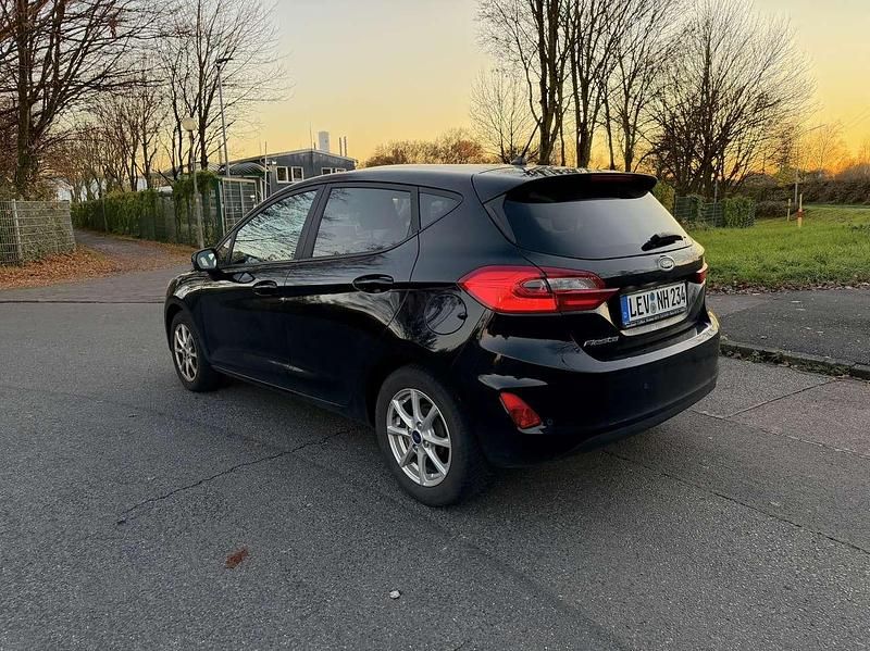 Gebraucht Ford Fiesta Cool & Connect 86 PS (63 kW) 2019 Schwarz Limousine