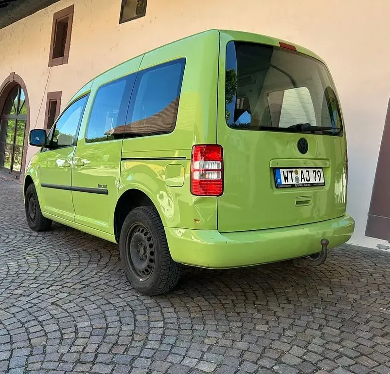 Second-hand VW Caddy 86 CP (63 kW) 2011 Verde Monovolum