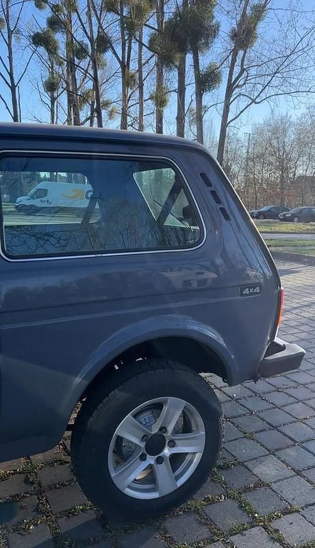 Gebraucht Lada niva 82 PS (60 kW) 2007 Grau SUV