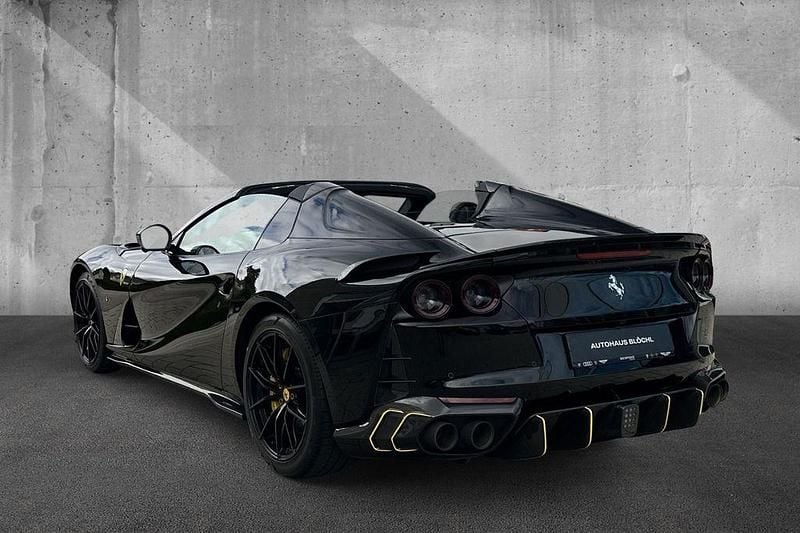 Gebraucht Ferrari 812 795 PS (584 kW) 2024 Schwarz Cabrio