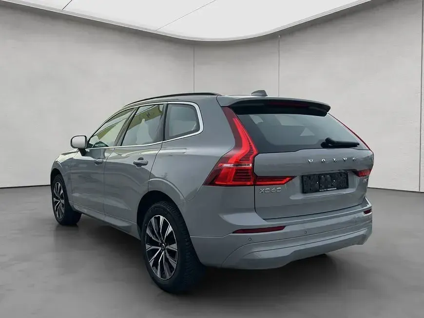 Gebraucht Volvo XC60 Core 250 PS (183 kW) 2024 Grau SUV