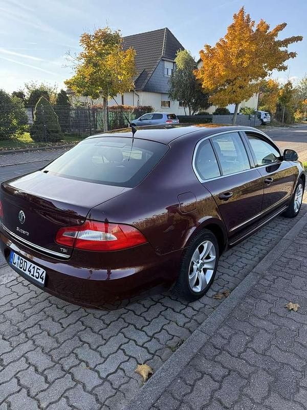 Gebraucht Skoda Superb 125 PS (91 kW) 2010 Limousine