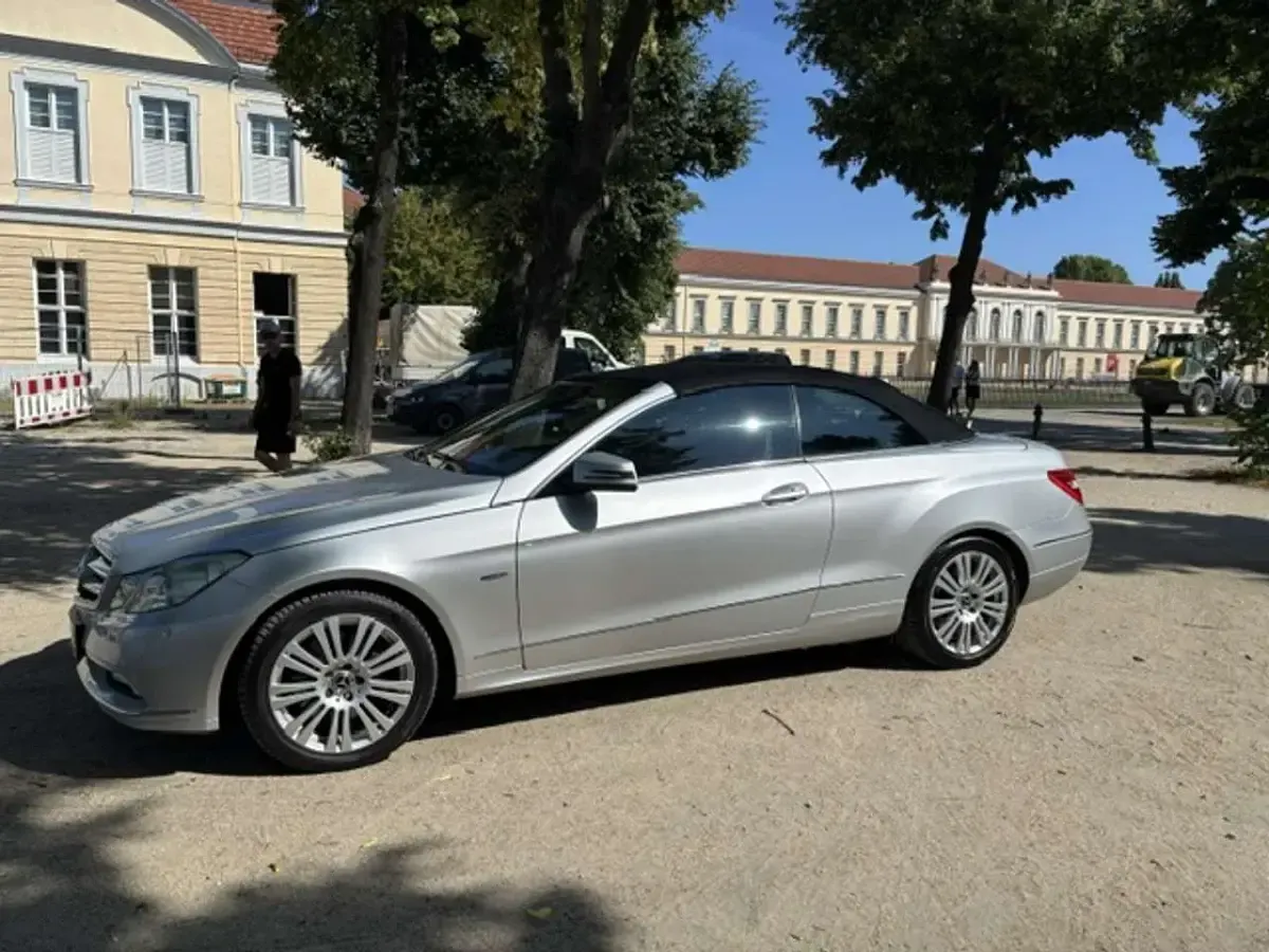 Gebraucht Mercedes 250 204 PS (150 kW) 2010 Silber Cabrio