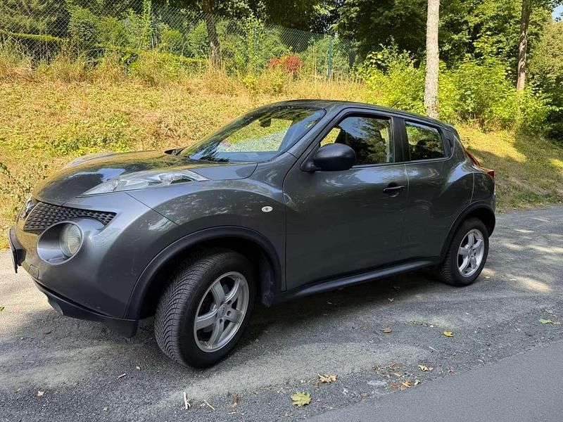 Gebraucht Nissan Juke Visia 117 PS (86 kW) 2010 Grau SUV