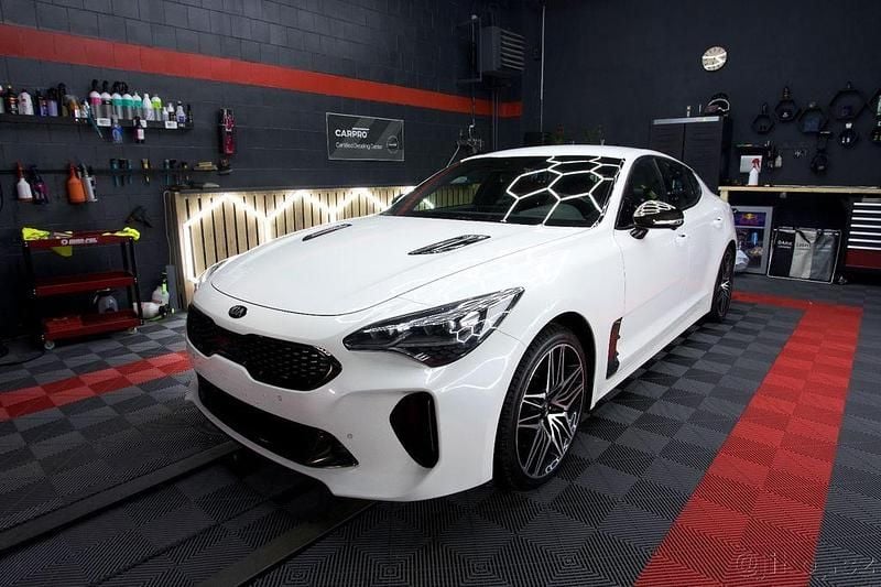 Gebraucht Kia Stinger 366 PS (269 kW) 2021 Weiß Kleinwagen
