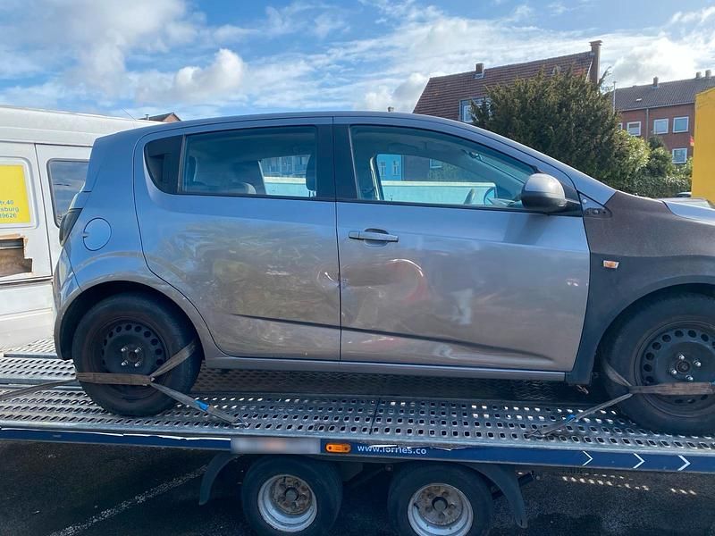 Gebraucht Chevrolet Aveo 100 PS (73 kW) 2012 Kleinwagen