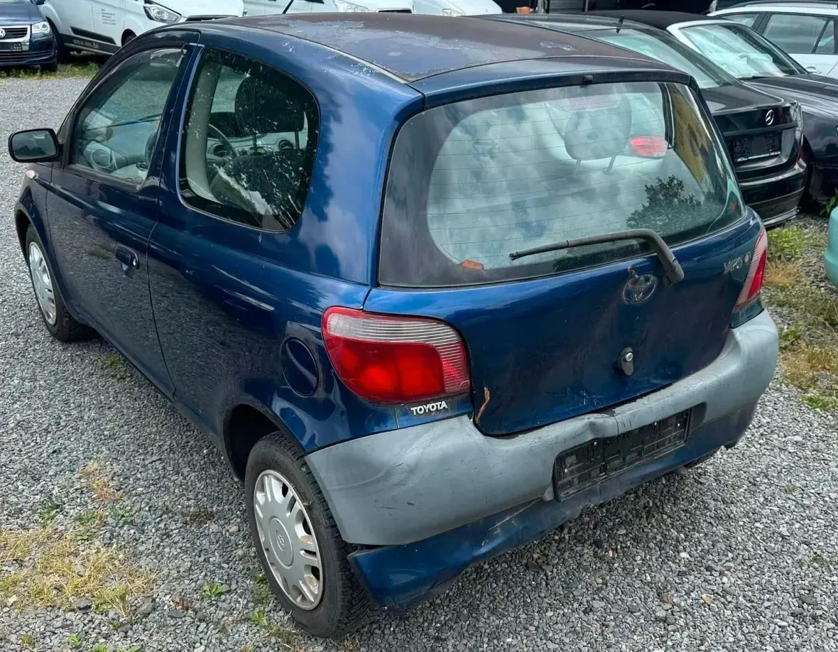 Gebraucht Toyota Yaris Terra 68 PS (50 kW) 2000 Blau Limousine