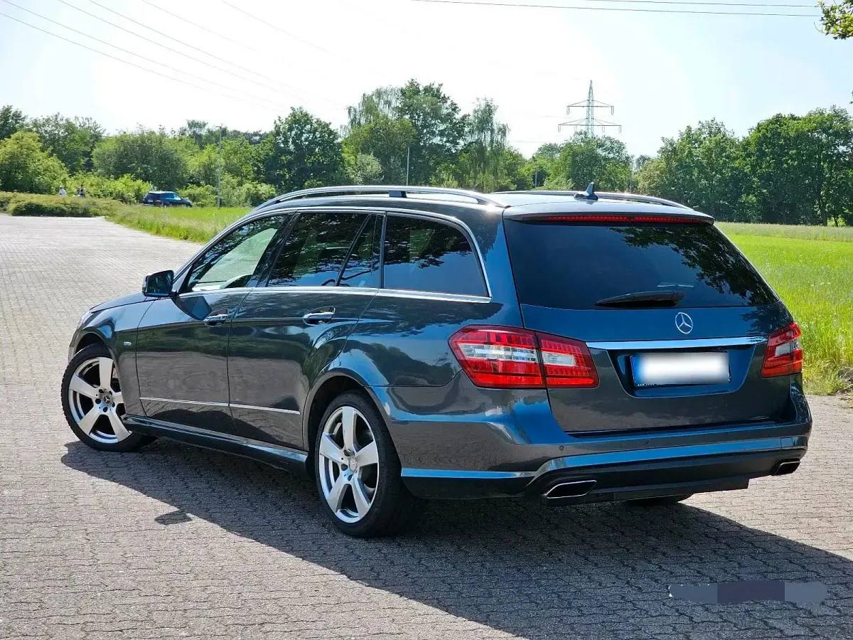 Gebraucht Mercedes E350 Avantgarde 265 PS (194 kW) 2013 Grau Kombi