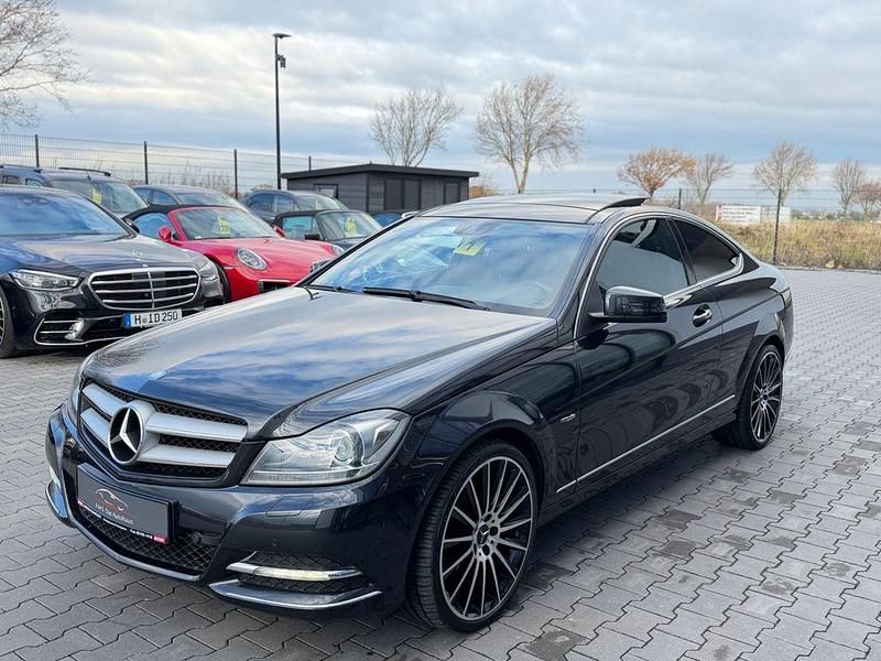 Schwarz Gebraucht 2012 Mercedes C350 Coupé | 12.950 € (Fairer Preis) - Bild 1/4