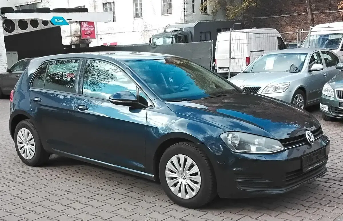 Gebraucht VW Golf VII Trendline 86 PS (63 kW) 2013 Blau Kleinwagen