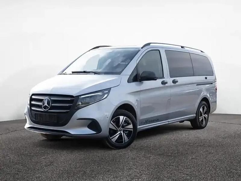 Gebraucht Mercedes Vito 190 PS (139 kW) 2026 Hightechsilber metallic Van