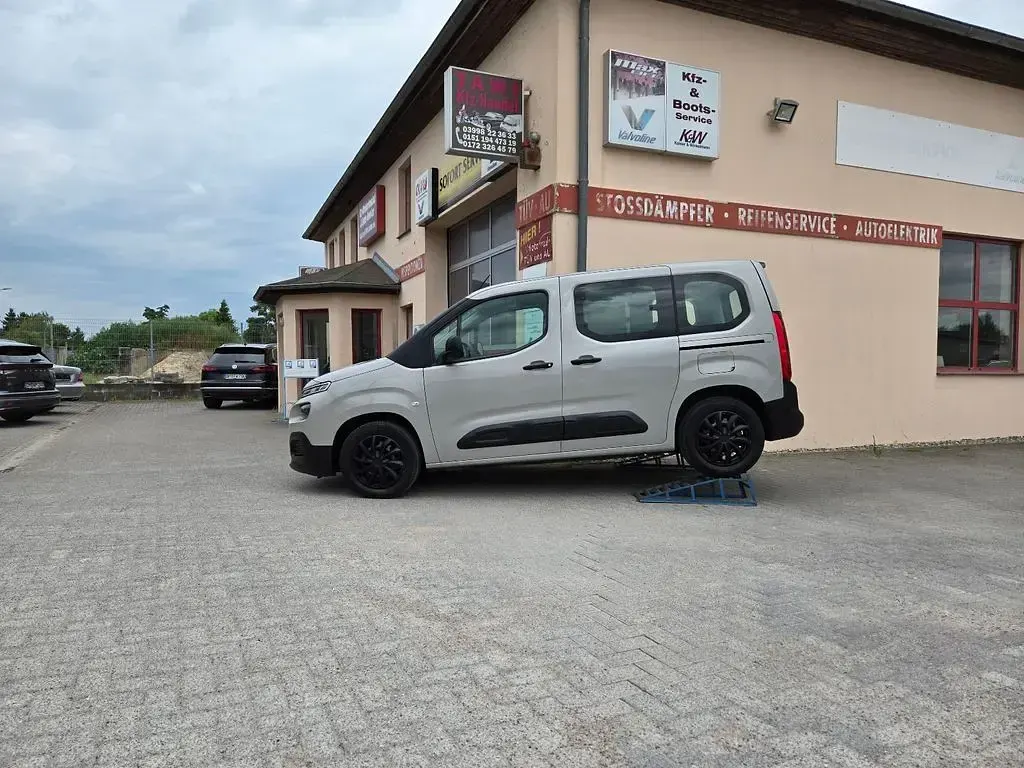 Gebraucht Citroën Berlingo Live 102 PS (75 kW) 2018 Lackierung sable/typ aussenver Van / Kleinbus