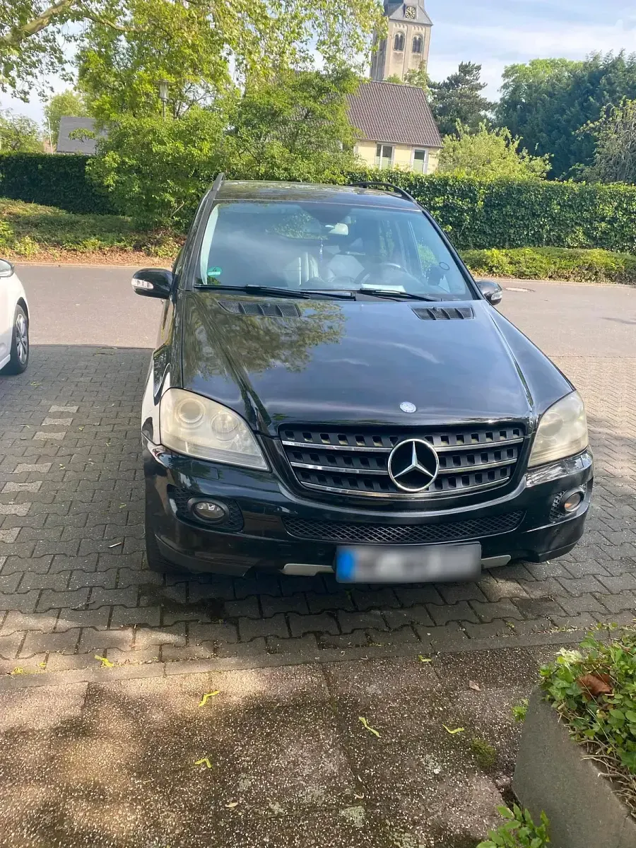 Gebraucht Mercedes ML320 224 PS (164 kW) 2006 Schwarz SUV