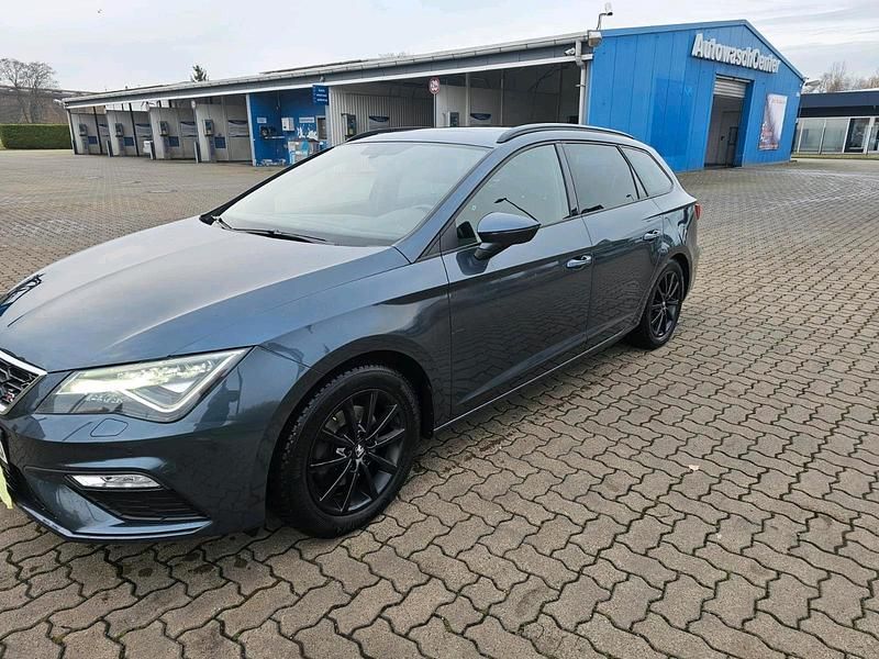 Grau Gebraucht 2019 Seat Leon Kombi | 11.300 € (Superpreis) - Bild 1/4