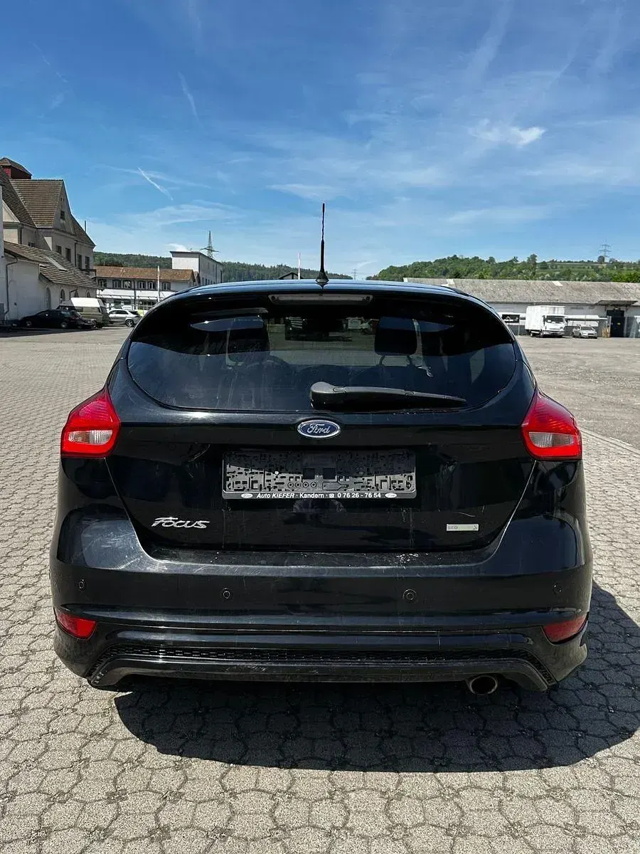 Gebraucht Ford Focus Titanium 150 PS (110 kW) 2016 Schwarz Limousine