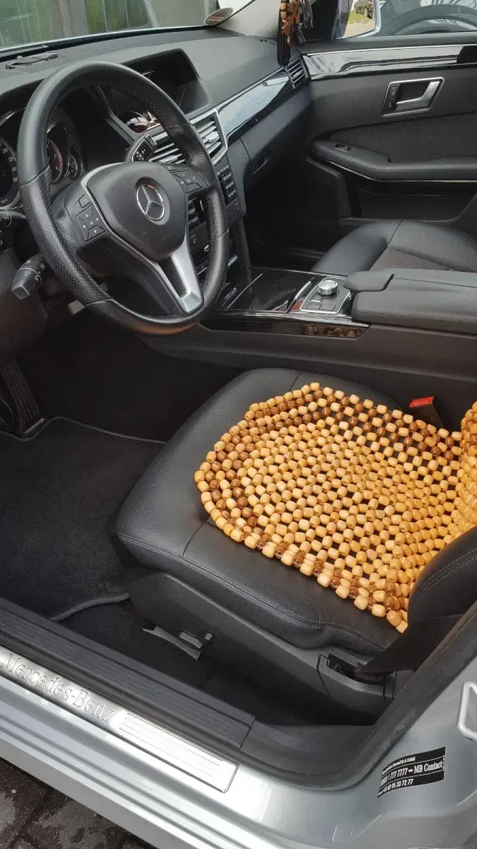 Używany Mercedes E220 Avantgarde 170 KM (125 kW) 2012 Srebrny Sedan/Limuzyna