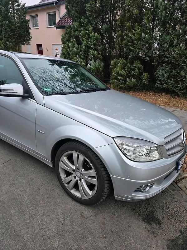 Używany Mercedes C250 210 KM (154 kW) 2011 Srebrny Sedan/Limuzyna