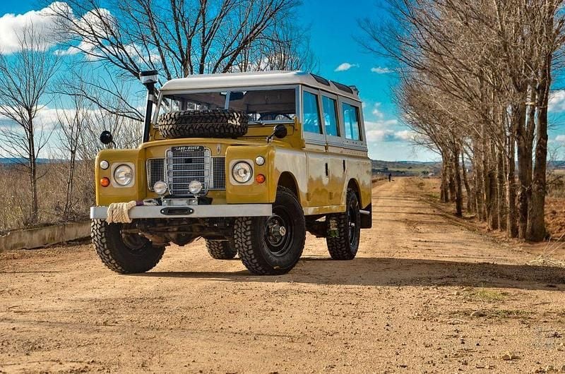 Gebraucht Land Rover 3 63 PS (46 kW) 1975 Gelb SUV