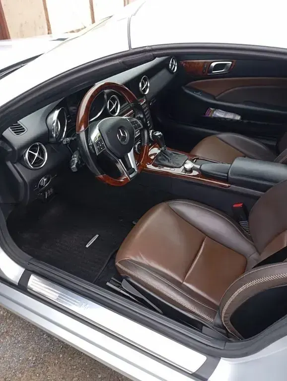 Gebraucht Mercedes SLK250 203 PS (149 kW) 2011 Silber Cabrio
