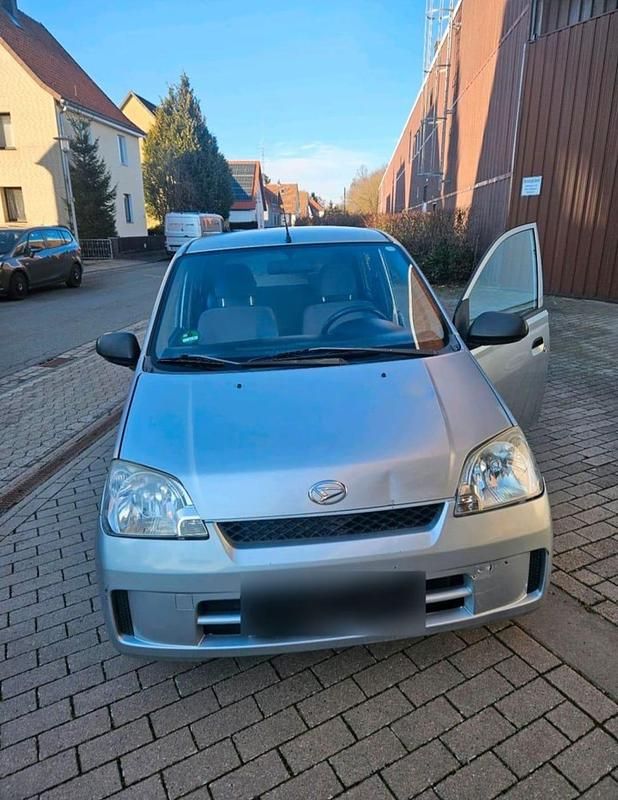 Gebraucht Daihatsu Cuore 58 PS (42 kW) 2003 Silber Kleinwagen