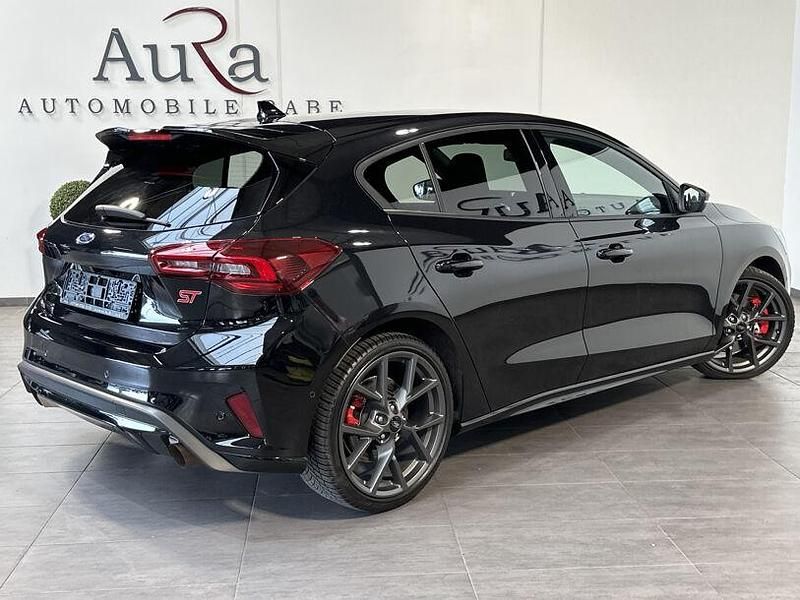 Gebraucht Ford Focus ST 280 PS (205 kW) 2023 Obsidianschwarz Limousine