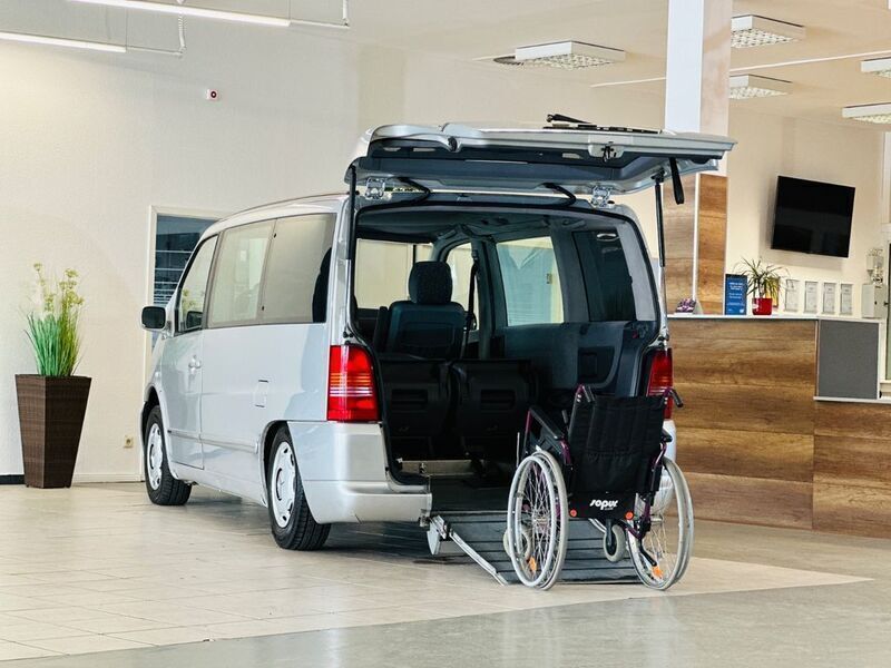 Silber Gebraucht 2001 Mercedes V200 Van / Kleinbus | 10.900 € - Bild 1/4