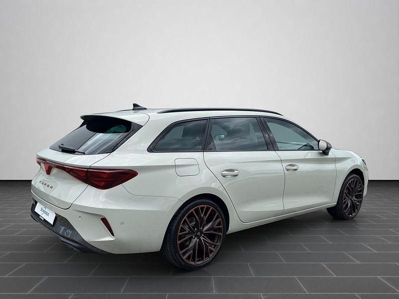 Gebraucht Cupra Leon 204 PS (150 kW) 2026 Taigagrau Limousine