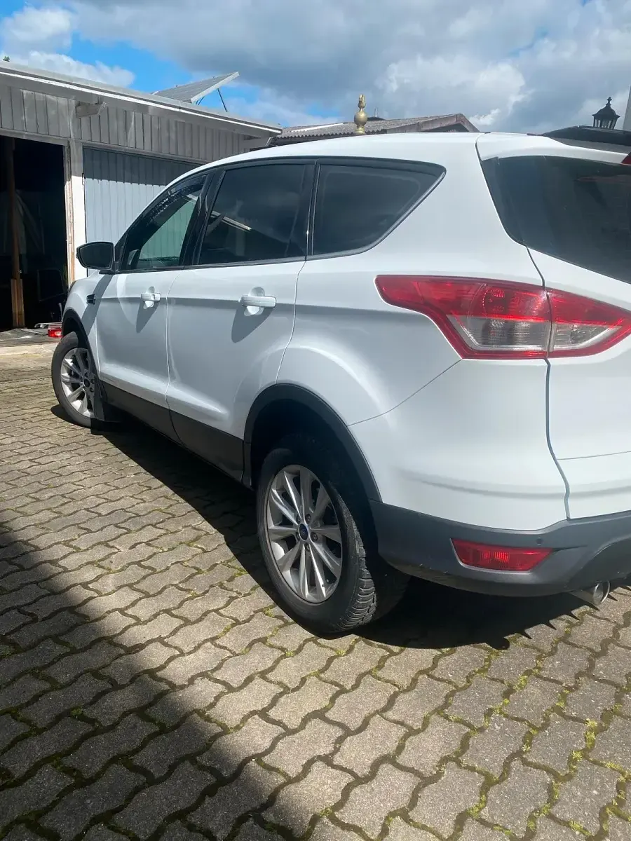 Usata Ford Kuga 150 CV (110 kW) 2016 Bianco SUV