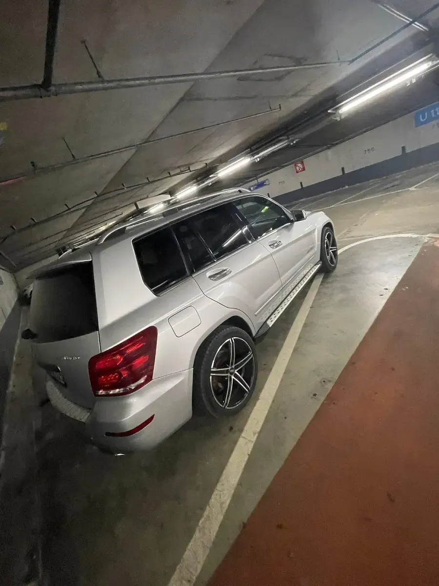 Gebraucht Mercedes GLK250 204 PS (150 kW) 2013 Silber SUV