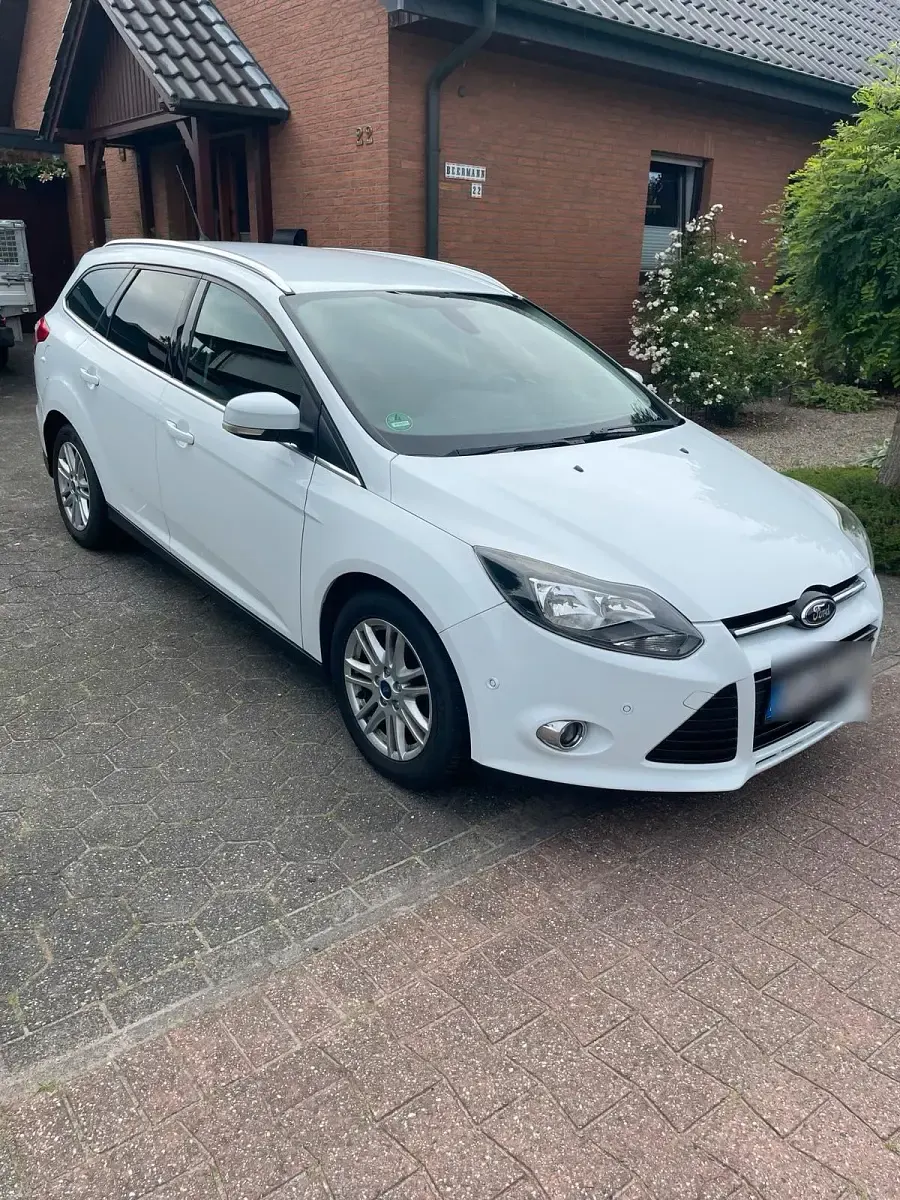 Gebraucht Ford Focus 140 PS (102 kW) 2013 Weiß Kombi