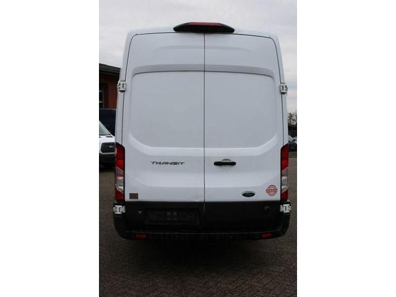 Gebraucht Ford Transit Trend 131 PS (96 kW) 2020 Frostweiß Van