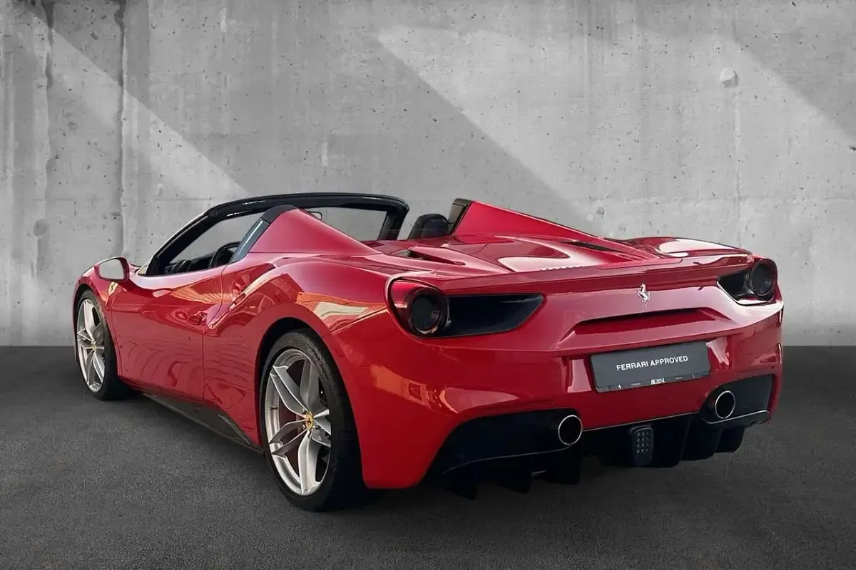 Gebraucht Ferrari 488 669 PS (492 kW) 2018 Rot Cabrio