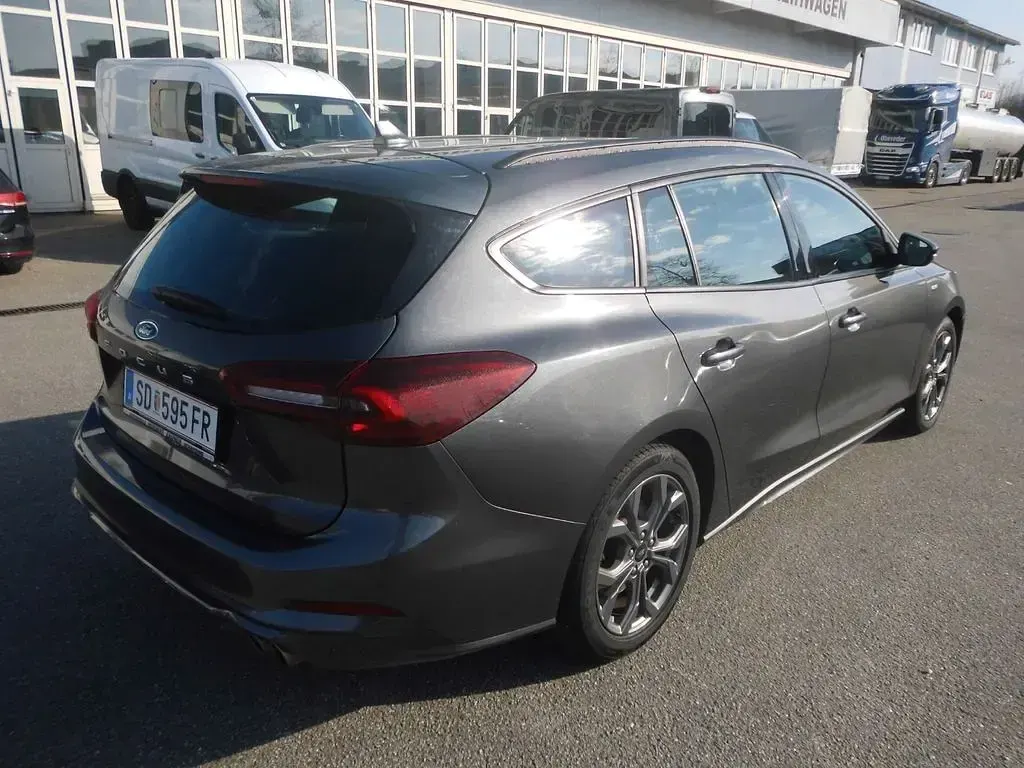 Gebraucht Ford Focus ST-Line 125 PS (91 kW) 2022 Grau Limousine