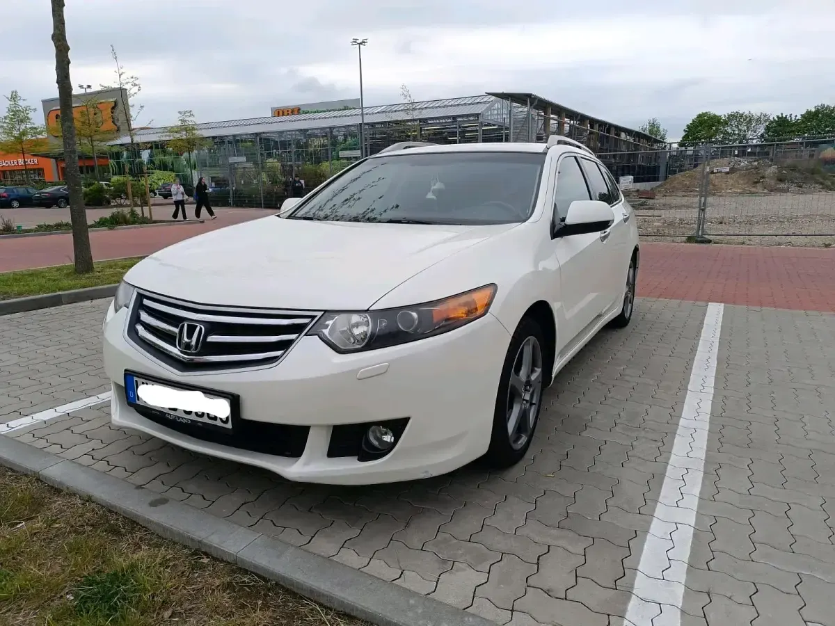 Gebraucht Honda Accord 156 PS (114 kW) 2011 Weiß Kombi