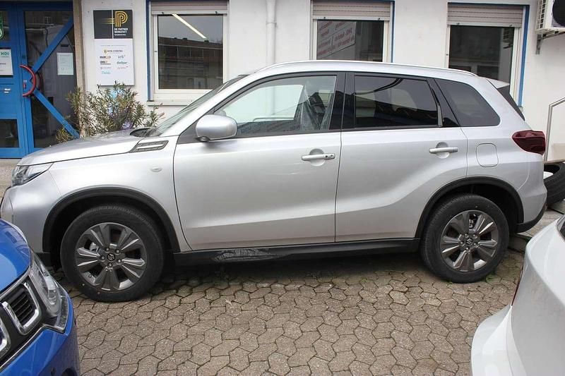 Neu Suzuki Vitara Comfort 129 PS (94 kW) 2025 Silky silver metallic SUV