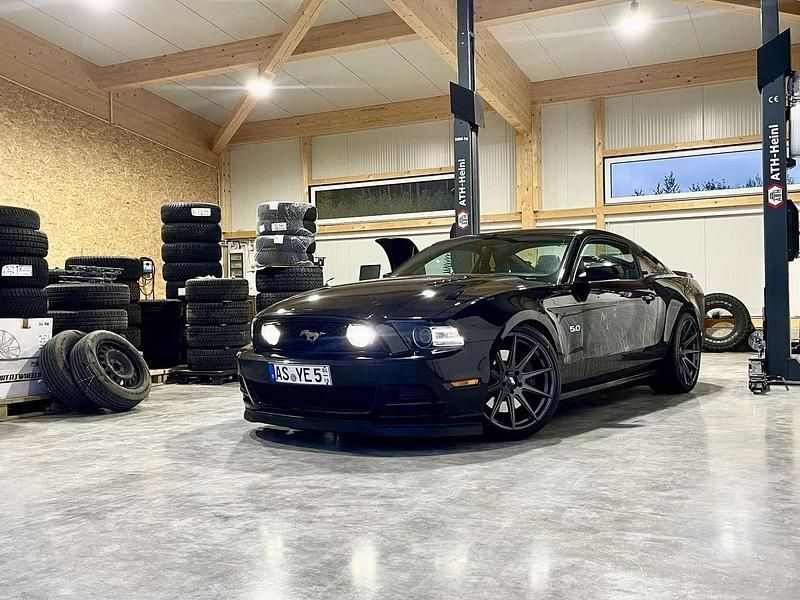 Schwarz Gebraucht 2013 Ford Mustang GT Premium Coupé | 39.999 € - Bild 1/4